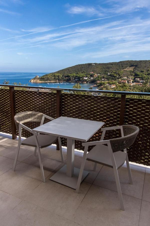Hotel La Perla Del Golfo Procchio  Exterior photo