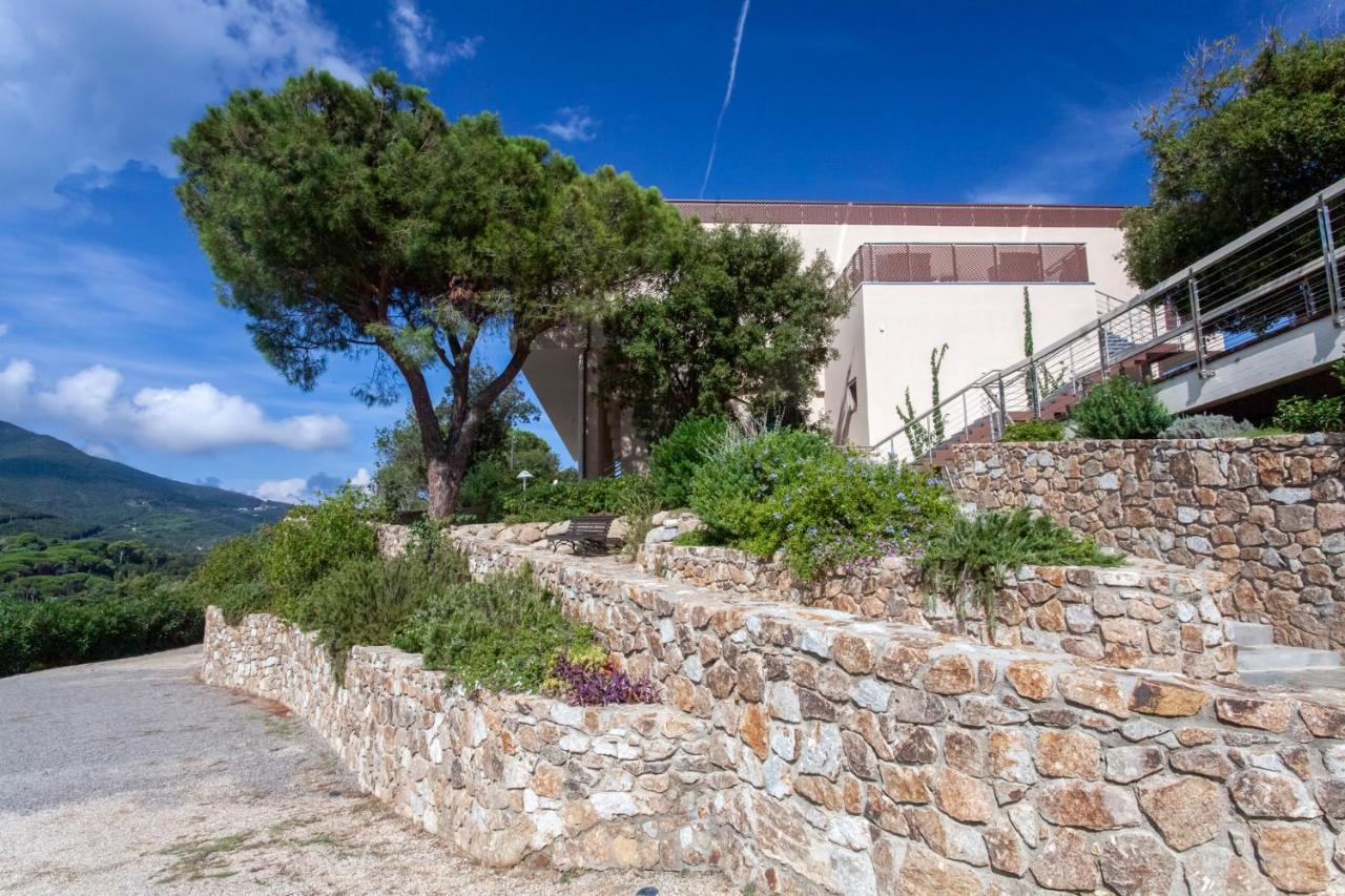 Hotel La Perla Del Golfo Procchio  Exterior photo