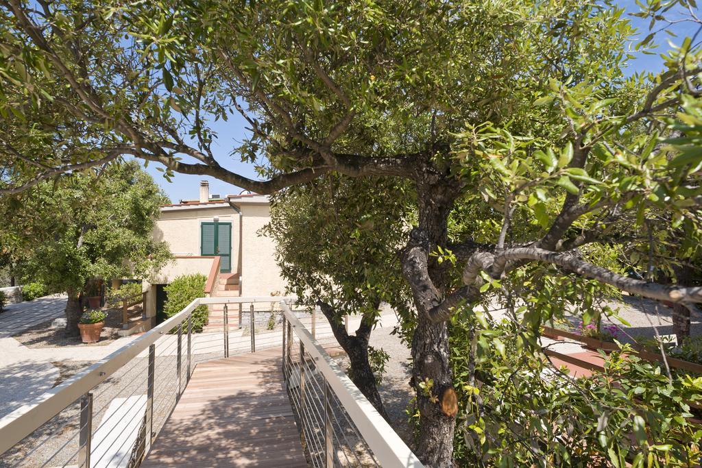 Hotel La Perla Del Golfo Procchio  Exterior photo