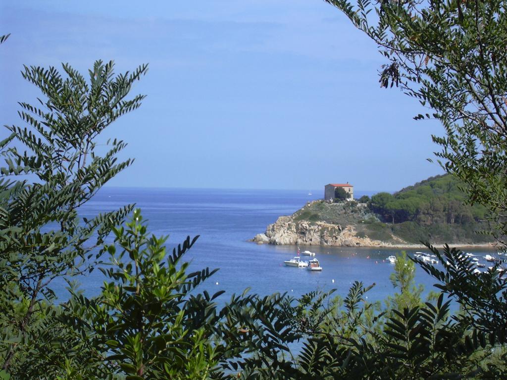 Hotel La Perla Del Golfo Procchio  Exterior photo