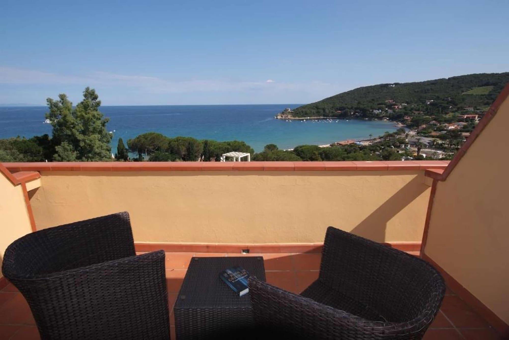 Hotel La Perla Del Golfo Procchio  Exterior photo