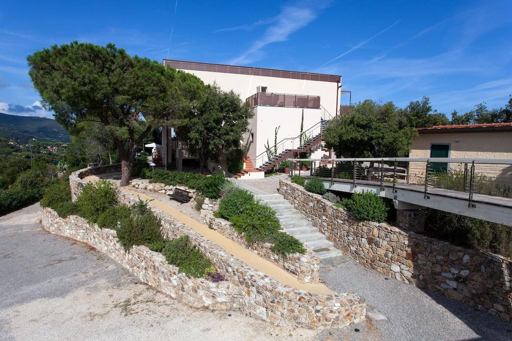 Hotel La Perla Del Golfo Procchio  Exterior photo