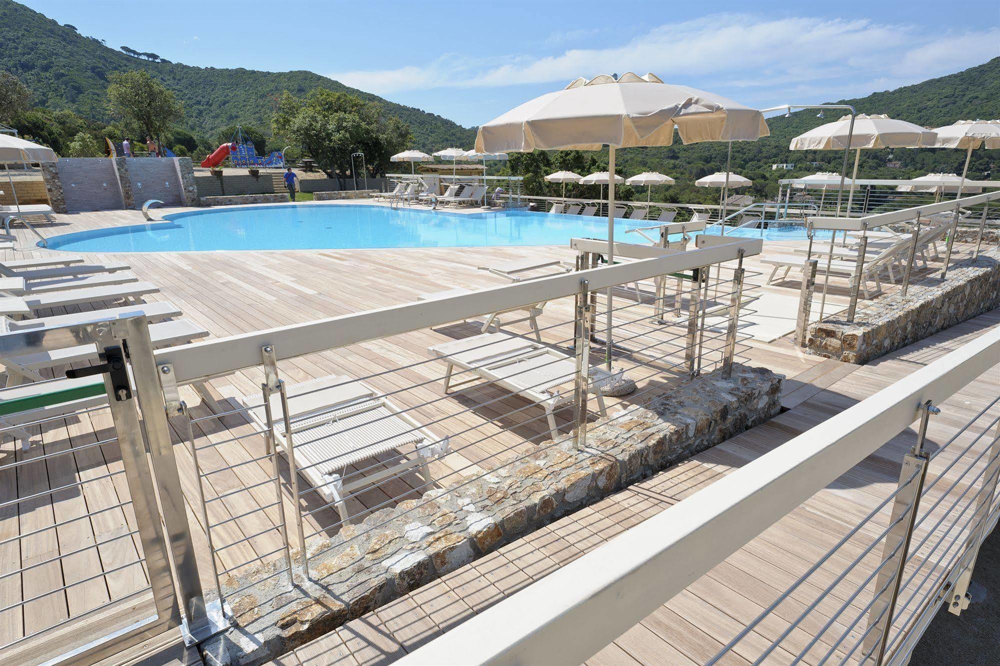 Hotel La Perla Del Golfo Procchio  Exterior photo